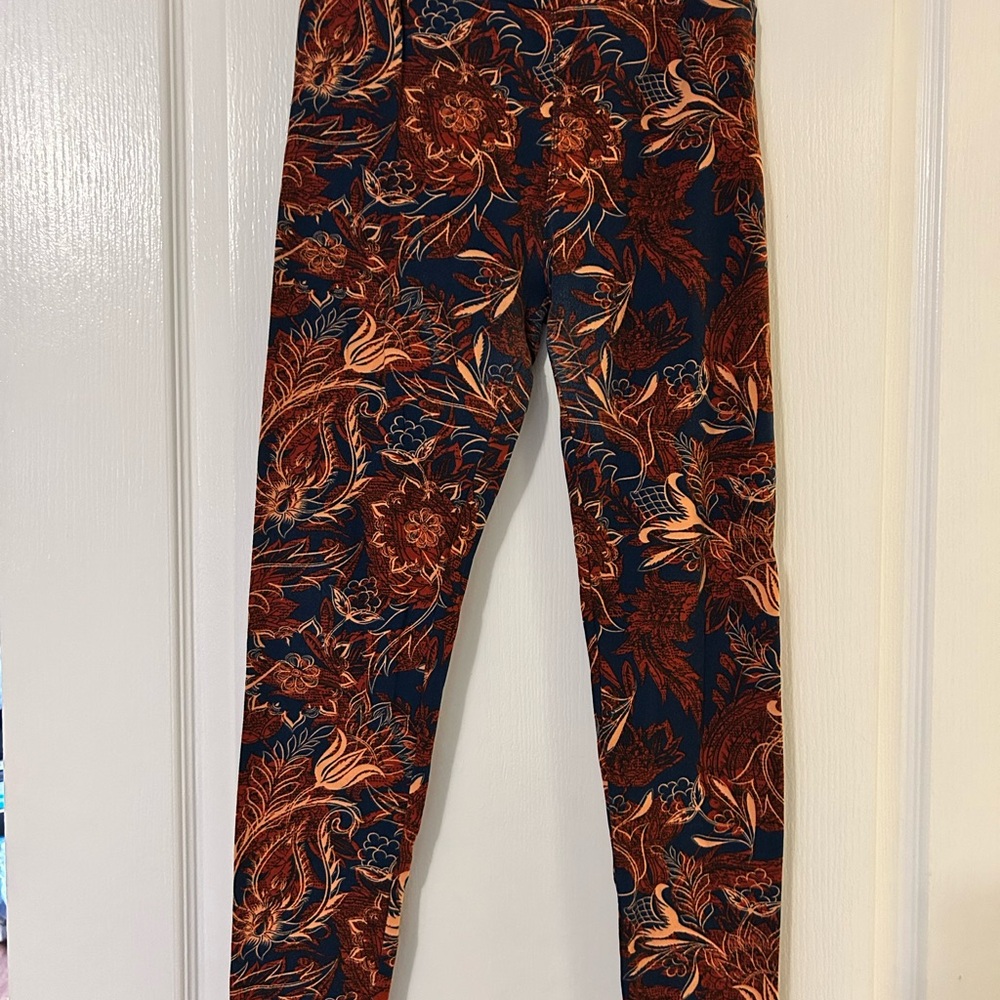 5 for $15 EUC Navy/Coral Leggings OS